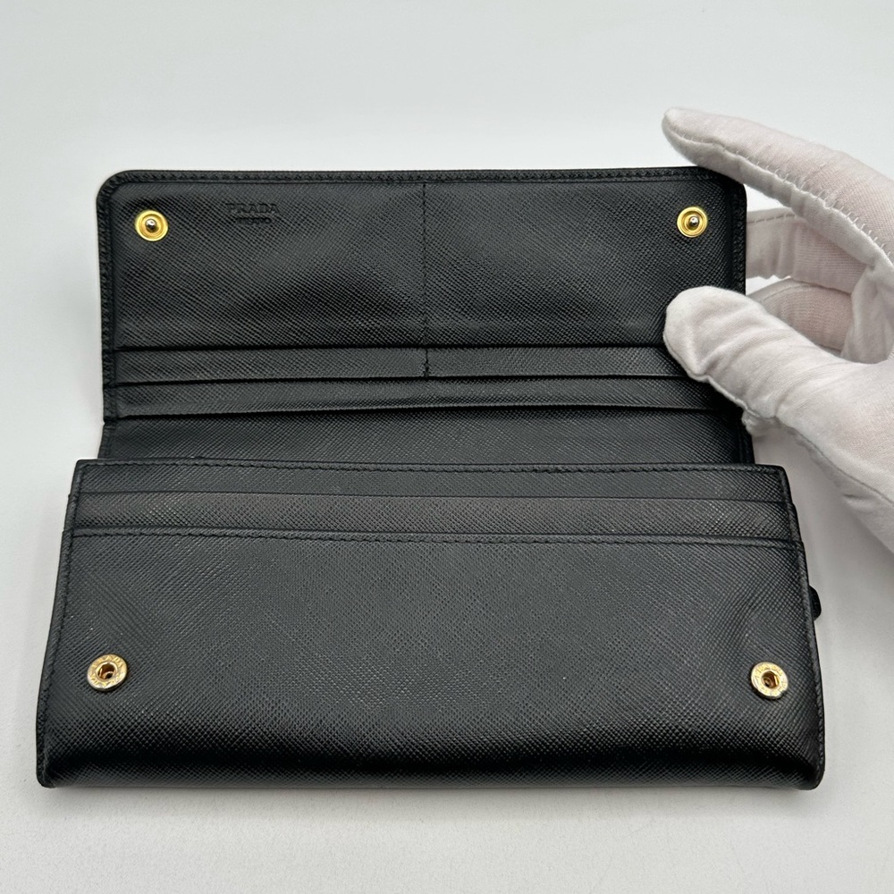 Prada Wallet - Picture 8 of 11